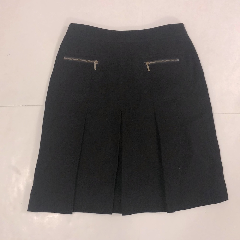 Gerard Darel 36 (4 USA) Skirt Black Wool Pleated Zipper PocketS & Back Closure
